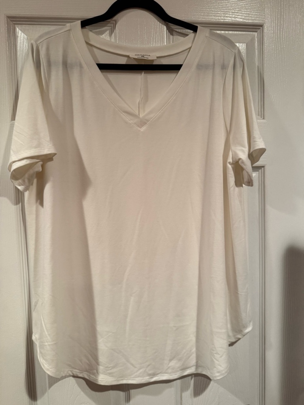 Zenana Outfitters White V-Neck Top